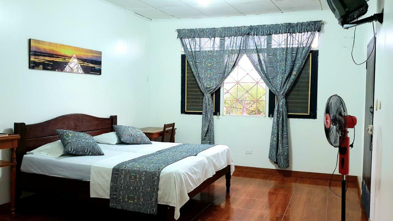 Hostal Maravilla Amazonica イキトス エクステリア 写真
